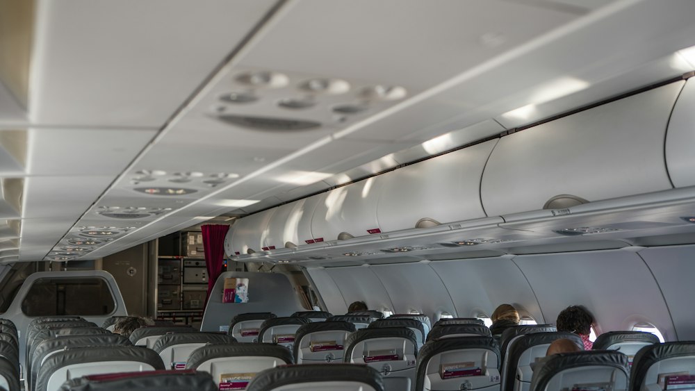 UK-Bound Flights: Why Compostable Packaging Still Needs a Catering-Waste Plan