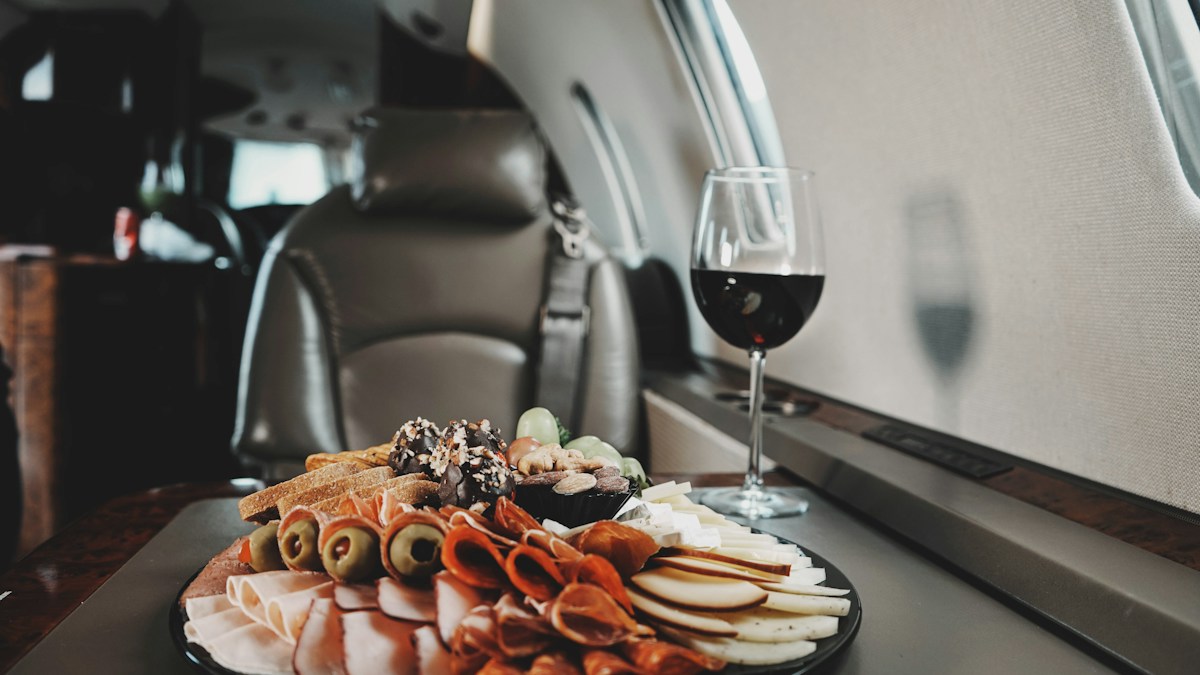 Delta’s Paper Cup Rollout Gives U.S. Airline Buyers a Procurement Test